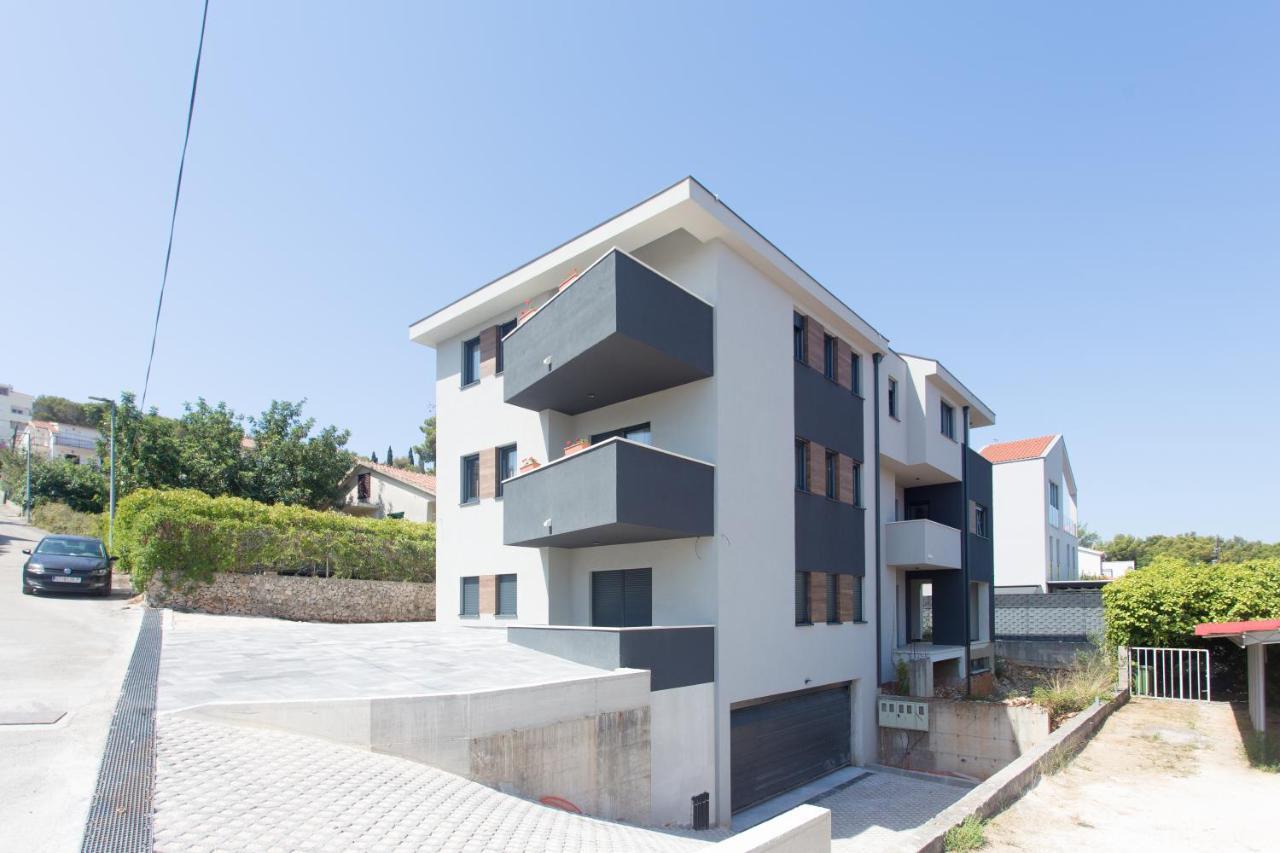 Beachfront House Olbia With Private Parking Трогир Экстерьер фото