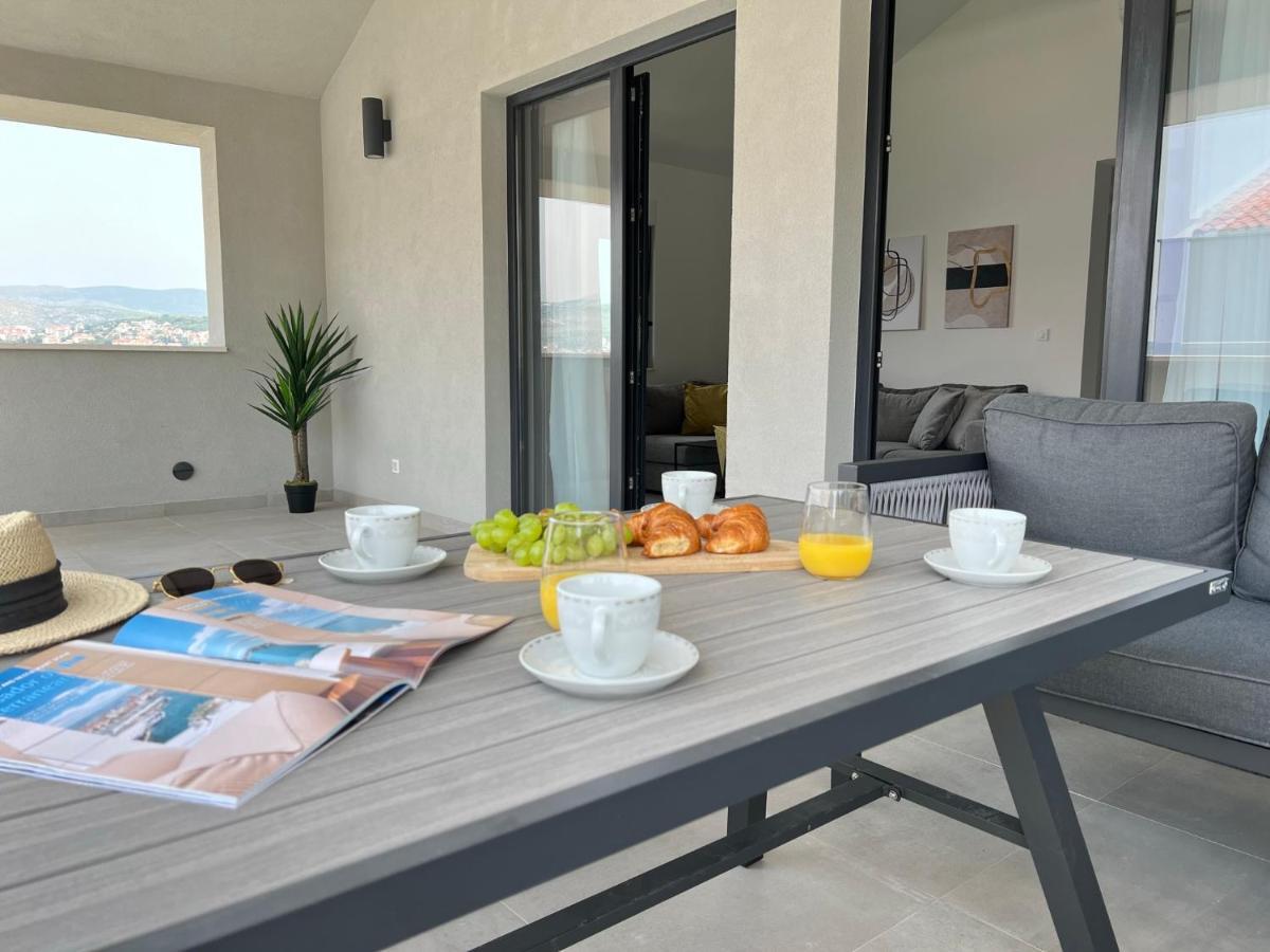 Beachfront House Olbia With Private Parking Трогир Экстерьер фото
