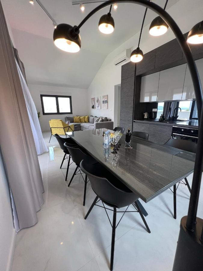 Beachfront House Olbia With Private Parking Трогир Экстерьер фото