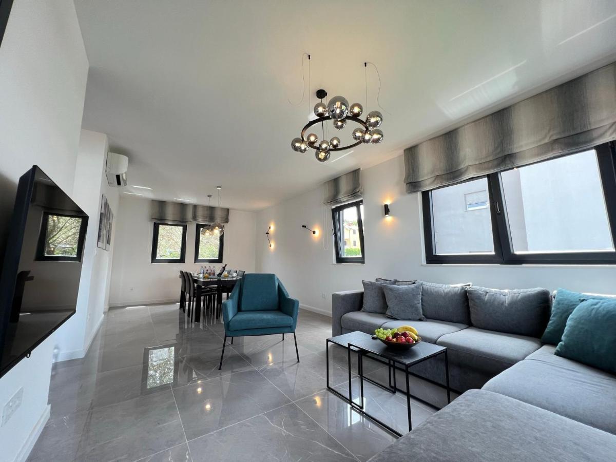 Beachfront House Olbia With Private Parking Трогир Экстерьер фото