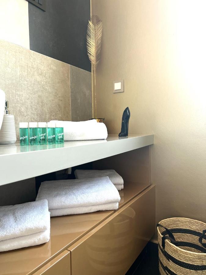Beachfront House Olbia With Private Parking Трогир Экстерьер фото