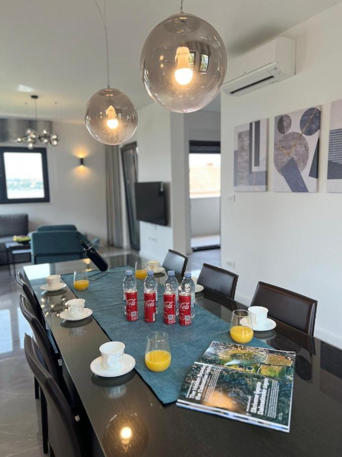 Beachfront House Olbia With Private Parking Трогир Экстерьер фото